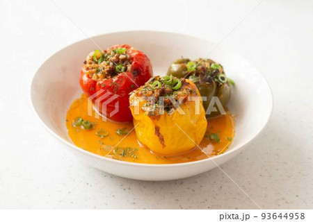 パプリカの肉詰め出来上がり パプリカの肉詰め出来上がり 93644958