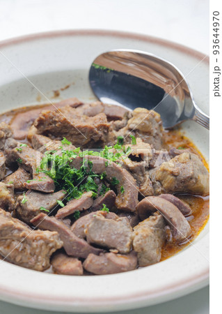 stew of meat, livers and kidneys 93644970