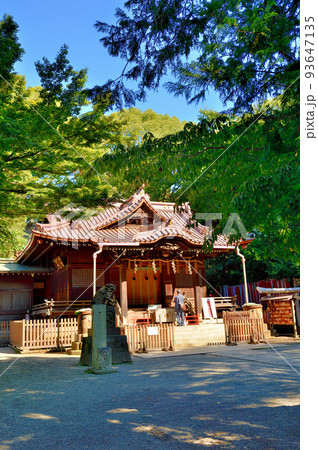 代々木八幡宮境内初秋の風景 93647135