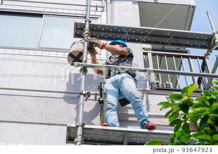 住宅　足場仮設作業　外壁工事　解体　汎用 93647923