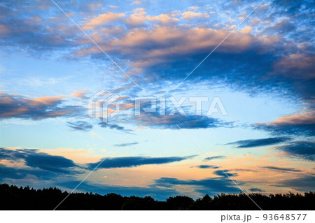 夏の夕方の空と雲(8月、北東、62mm) 夏の夕方の空と雲(8月、北東、62mm) 93648577