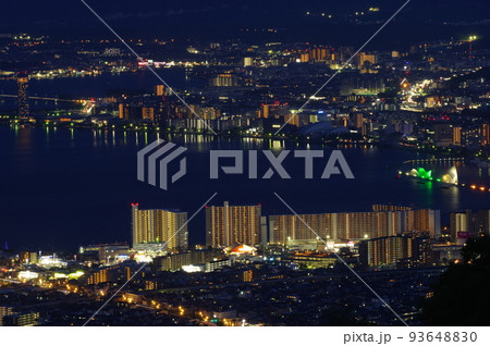比叡山ドライブウェイ 夢見が丘展望台からの琵琶湖と大津市の夜景 比叡山ドライブウェイ 夢見が丘展望台からの琵琶湖と大津市の夜景 93648830