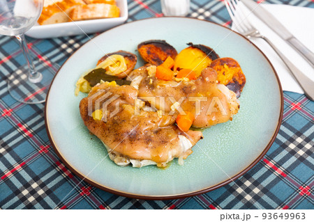Just cooked pig's trotter on table 93649963