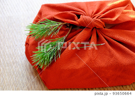 風呂敷包み 93650664