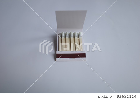 白いブックマッチ 93651114