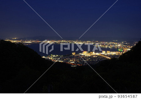 比叡山ドライブウェイ 夢見が丘展望台からの琵琶湖と大津市の夜景 比叡山ドライブウェイ 夢見が丘展望台からの琵琶湖と大津市の夜景 93654587