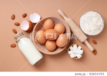 Concept of cooking cake or pie, top view Concept of cooking cake or pie, top view 93654705