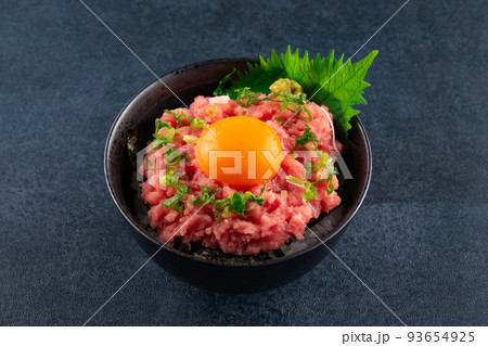 まぐろのたたき丼、ねぎとろ丼 93654925