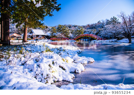 雪景色の称名寺 93655234