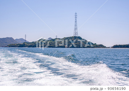 船から見た大久野島全景 日本一高い送電鉄塔 広島県竹原市忠海町 船から見た大久野島全景 日本一高い送電鉄塔 広島県竹原市忠海町 93656190