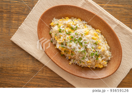 手作りしらすチャーハン 93659126
