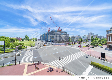 みなとみらい地区　万国橋通りの風景【神奈川県・横浜市】 93665331