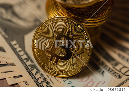 米ドル紙幣と仮想通貨 電卓 米ドル紙幣と仮想通貨 電卓 93671815