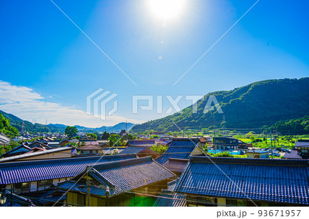 滋賀県　米原市　賀茂神社から見える街並み 93671957