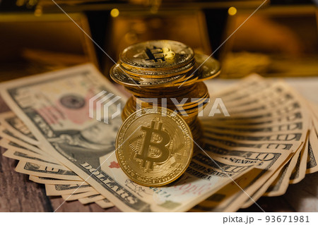 米ドル紙幣と仮想通貨 93671981