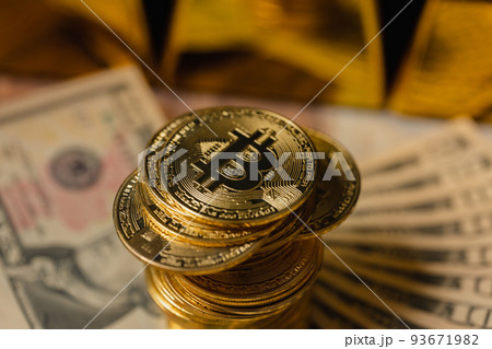 米ドル紙幣と仮想通貨 93671982