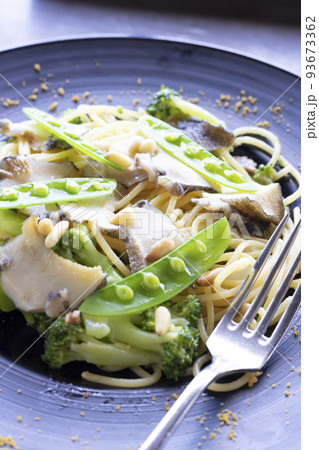 美味しい鮑とカラスミのスパゲティ 美味しい鮑とカラスミのスパゲティ 93673362