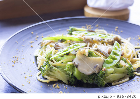 美味しい鮑とカラスミのスパゲティ 93673420