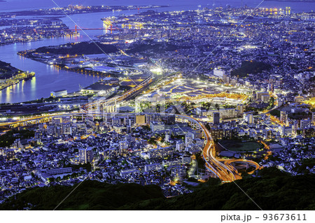 新日本三大夜景に認定された皿倉山からの素晴らしい夜景（福岡県北九州市） 93673611