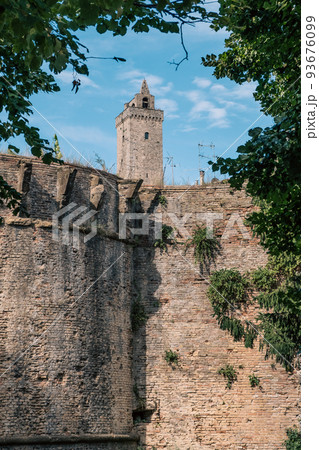 Beautiful view of ancient San Gimignano, Tuscany landscape and landmarks. Summer in Italy 93676099