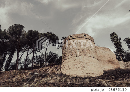 Beautiful view of ancient San Gimignano, Tuscany landscape and landmarks. Summer in Italy 93676159