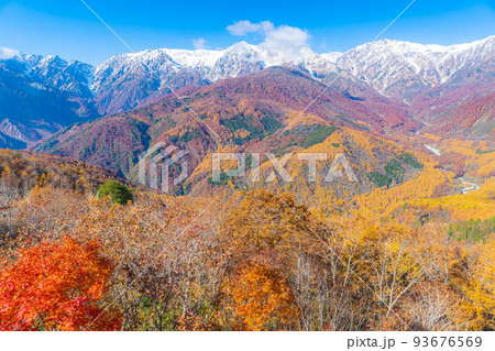 【秋素材】紅葉真っ盛りのハクバマウンテンハーバー【長野県】 【秋素材】紅葉真っ盛りのハクバマウンテンハーバー【長野県】 93676569