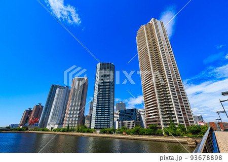 東京都　江東区東雲の都市風景　タワーマンション群 93678898