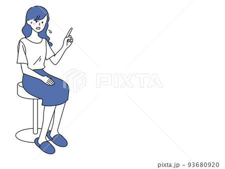 椅子に座る若い女性 93680920