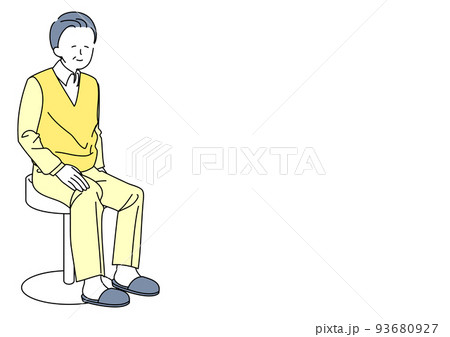 椅子に座るシニア男性 93680927