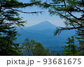 富士山の眺め。日本の雄大な自然。百名山。 93681675