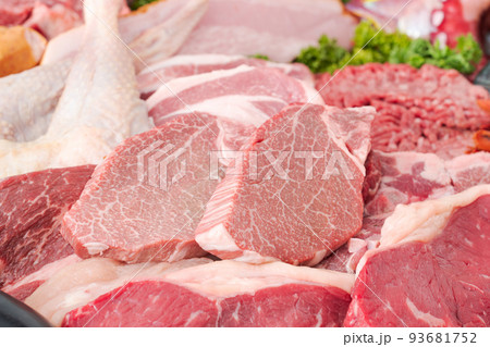 生肉の盛り合わせ 生肉の盛り合わせ 93681752