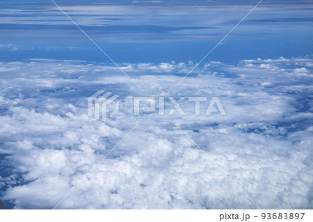 雲の上の風景、上空写真、成層圏にある巨大な雲たち、雲の上の空模様、雲から見た街 ,空から見た街 雲の上の風景、上空写真、成層圏にある巨大な雲たち、雲の上の空模様、雲から見た街 ,空から見た街 93683897