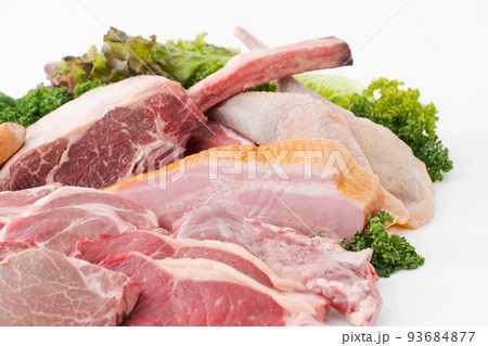 生肉の盛り合わせ 93684877