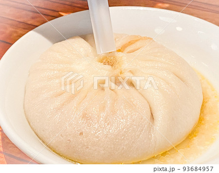 中国西安名物・湯包（スープまん） 93684957