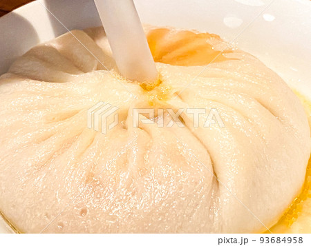 中国西安名物・湯包(スープまん) 中国西安名物・湯包(スープまん) 93684958