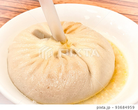 中国西安名物・湯包（スープまん） 93684959