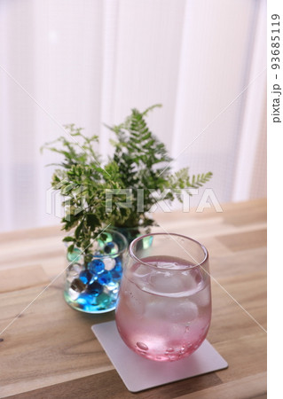 観葉植物と水 93685119