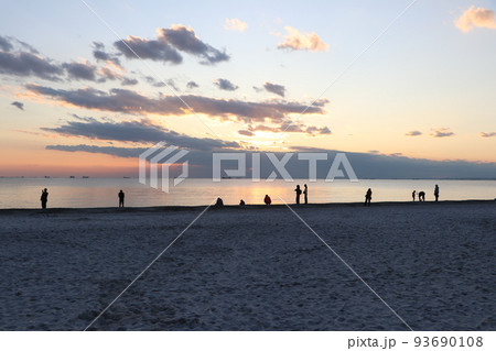 海辺のシルエット 海辺のシルエット 93690108