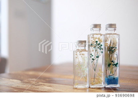 さわやかな雰囲気のハーバリウム 手作り 夏色 さわやかな雰囲気のハーバリウム 手作り 夏色 93690698