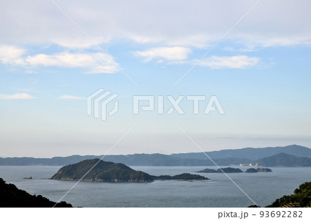 三尾川展望地から鷹島・苅藻島を望む　【和歌山県由良町】　 93692282