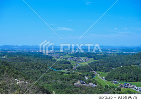 兵庫県加東市　三草山登山道からの景色 93699678