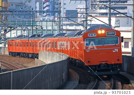 今宮駅に到着する車両 今宮駅に到着する車両 93701023