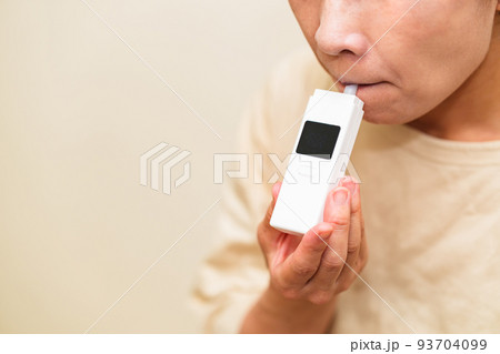 アルコール検知器　酒気帯び　検査　【 2022年4月1日より 義務化 された アルコールチェック 】 93704099