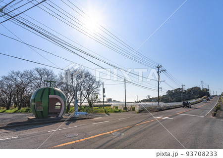 [九州・諫早] 小長井町のときめきフルーツバス停通りにある殿崎バス停。 93708233