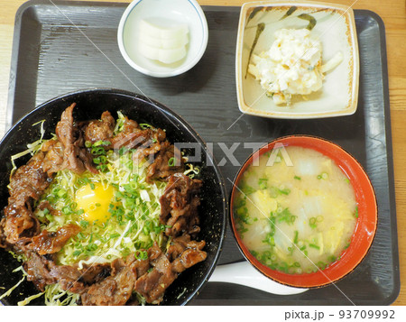 いくばい益城笑店街きやま食堂のガッツリスタミナ焼肉丼 熊本県上益城郡益城町木山 いくばい益城笑店街きやま食堂のガッツリスタミナ焼肉丼 熊本県上益城郡益城町木山 93709992