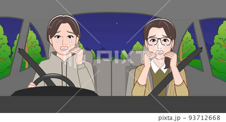 夜間に男女で車に乗っている 夜間に男女で車に乗っている 93712668
