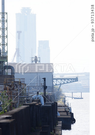 木津川運河から南港方面を望む 木津川運河から南港方面を望む 93713438