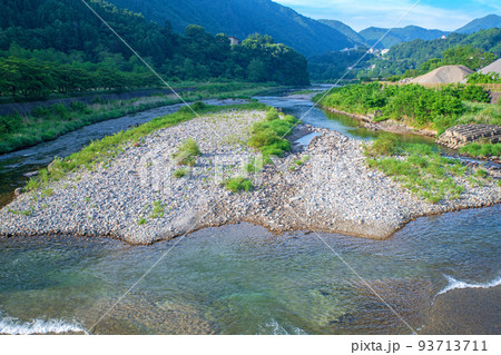 片品川 牧水橋から下流方面の眺め 初夏の風景 片品川 牧水橋から下流方面の眺め 初夏の風景 93713711