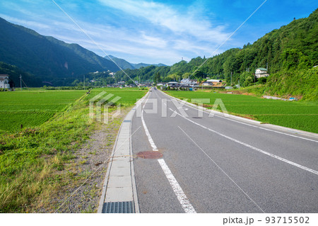 牧水橋近く　大楊入口付近の田園風景　初夏の季節 93715502