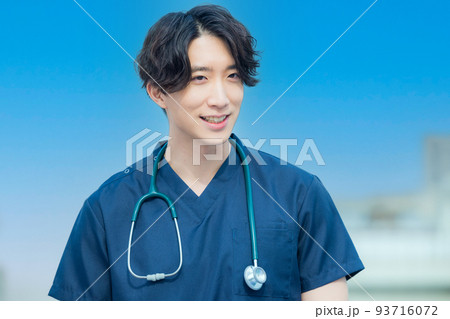 スクラブの男性 93716072